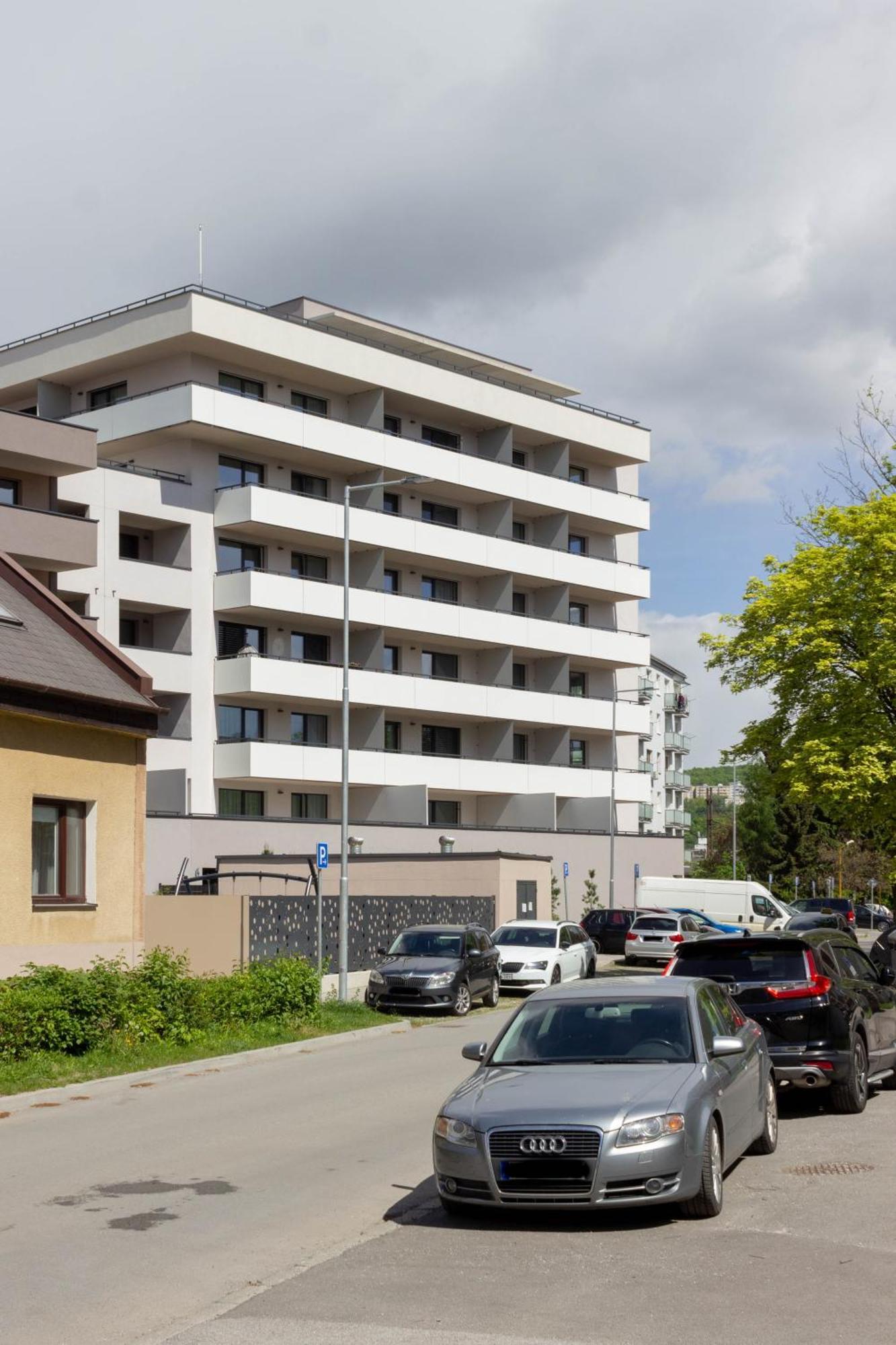 As Apartman Bella S Loggiou A Bezplatnym Vnutornym Parkovanim Apartment Kosice Exterior photo